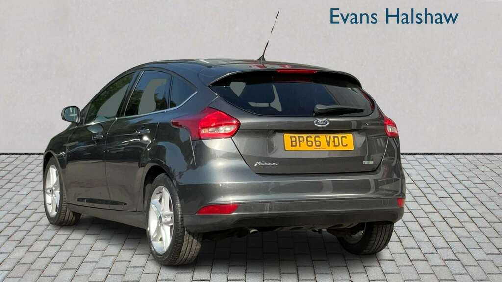 Ford Focus 1.0 Ecoboost 125 Zetec 2016 BP66VDC Grey #2