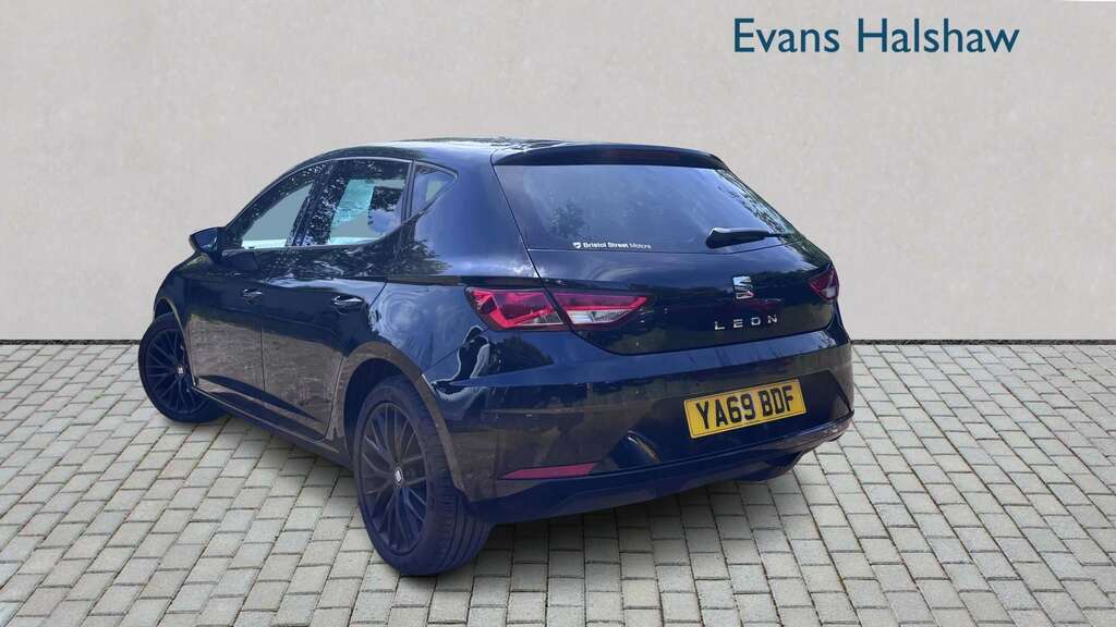 Seat Leon 1.5 Tsi Evo Se Dynamic Ez 2020 YA69BDF Black #2