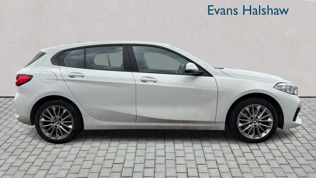 BMW 1 Series 116D Se Step Live Cockpit Professional YG24KVP White #4