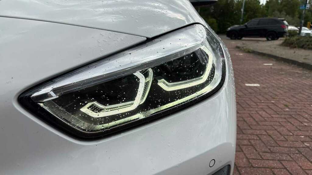 BMW 1 Series 116D Se Step Live Cockpit Professional YG24KVP White #5
