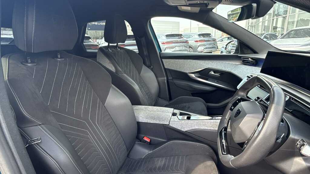 Peugeot 3008 157Kw Gt 73Kwh 2024 PX74YCN Blue #3