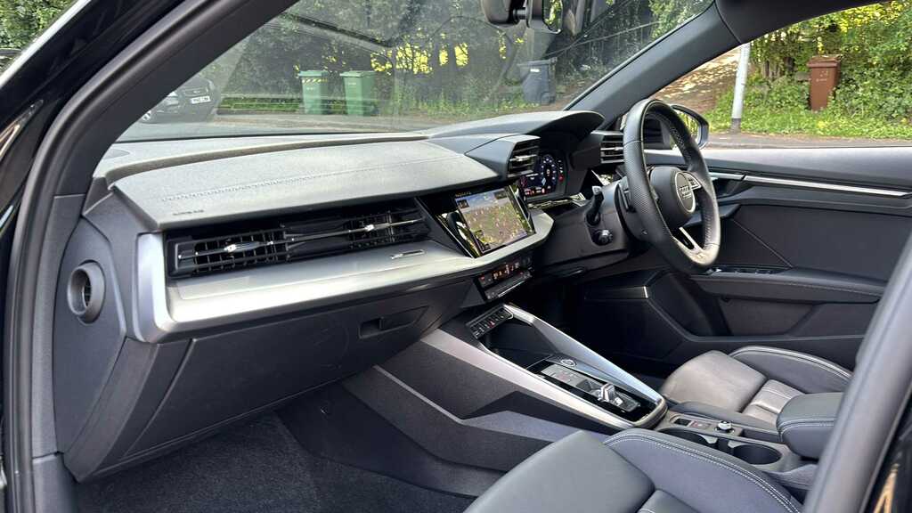 Audi A3 30 Tfsi S Line S Tronic 2024 RV24YAE Black #5
