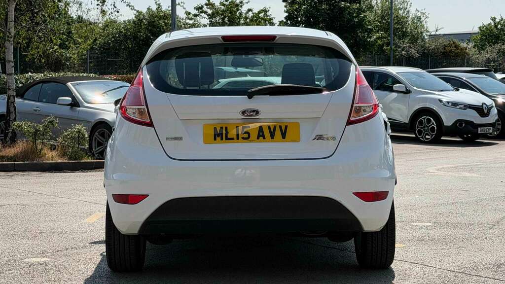 Ford Fiesta 1.0 Ecoboost Zetec 2015 ML15AVV White #4