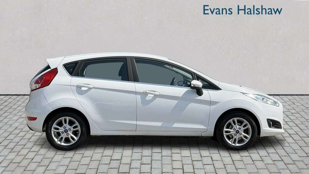 Ford Fiesta 1.0 Ecoboost Zetec 2015 ML15AVV White #3
