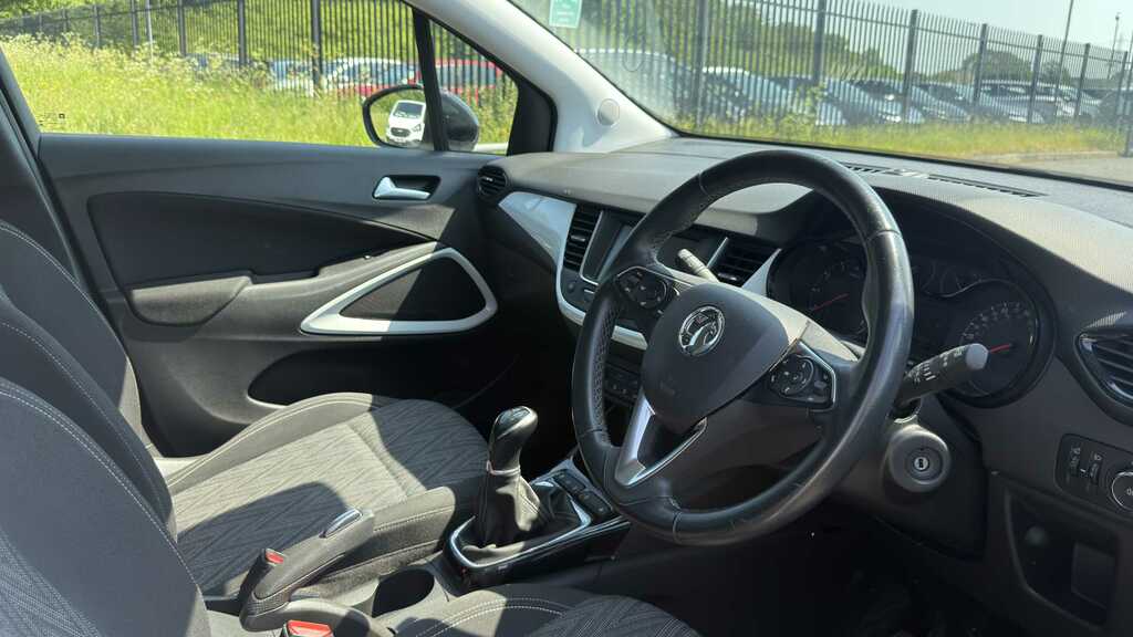 Vauxhall Crossland X 1.2 83 Griffin Start Stop 2020 DV20EPK White #2
