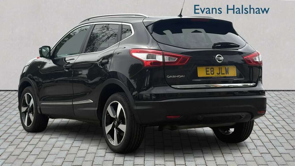 Nissan Qashqai 1.2 Dig-t N-connecta Xtronic 2016 Black