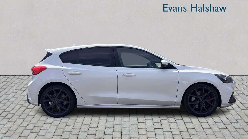 Ford Focus 2.0 Ecoblue 190 St 2019 YY69FKF White #2