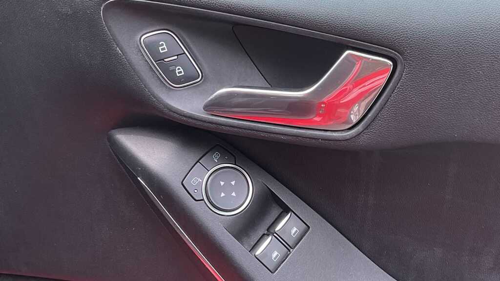 Ford Fiesta 1.1 Zetec 2019 SH19HBE Red #5
