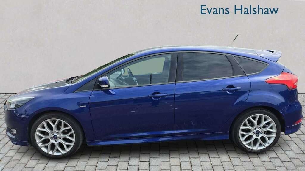 Ford Focus 1.0 Ecoboost 140 St-line Navigation 2018 KX68GTU Blue #4
