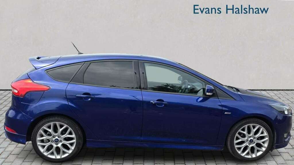 Ford Focus 1.0 Ecoboost 140 St-line Navigation 2018 KX68GTU Blue #6