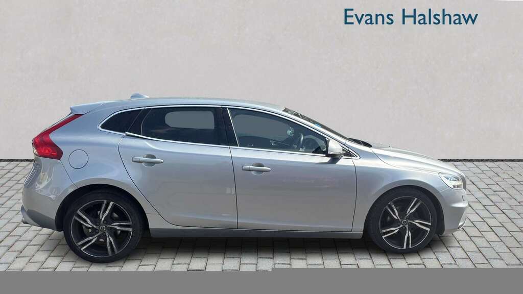 Volvo V40 D2 120 R Design Pro 2017 KS67AHC Silver #3