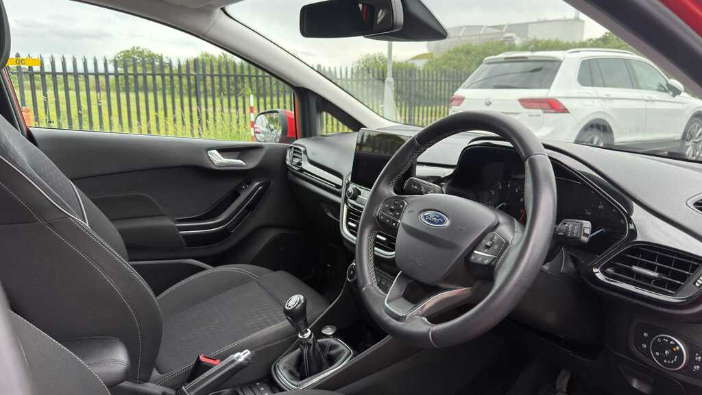 Ford Fiesta 1.0 Ecoboost Titanium 2019 YL68JNJ Red #2