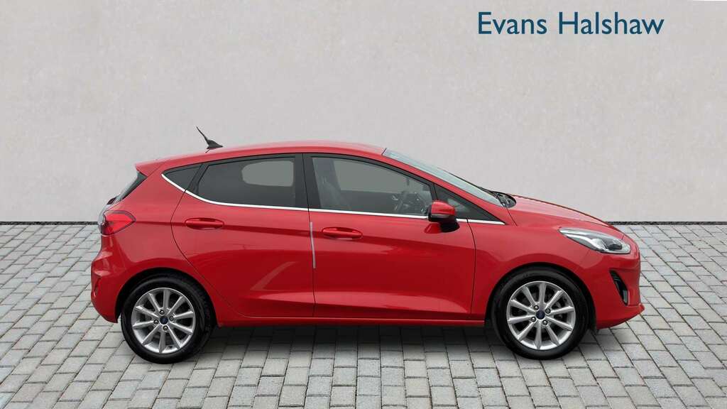 Ford Fiesta 1.0 Ecoboost Titanium 2019 YL68JNJ Red #4