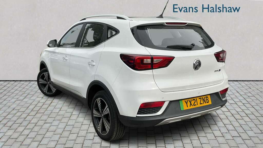 MG ZS 105Kw Exclusive Ev 45Kwh 2021 YX21ZNB White #4