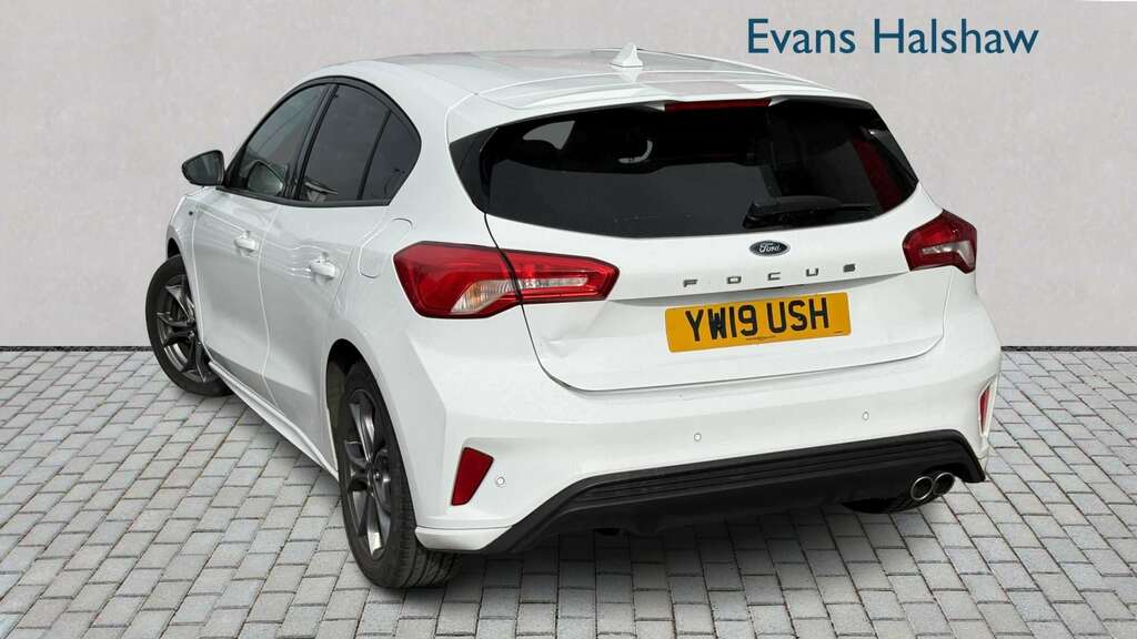 Ford Focus 1.0 Ecoboost 125 St-line 2019 YW19USH White #2