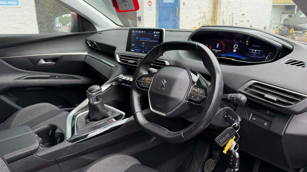 Peugeot 3008 1.5 Bluehdi Active 2019 SG19GGF Red #4