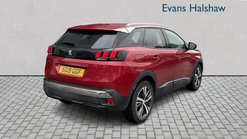 Peugeot 3008 1.5 Bluehdi Active 2019 SG19GGF Red #3