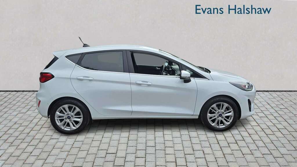 Ford Fiesta 1.0 Ecoboost Titanium 2023 MC72FDX White #2