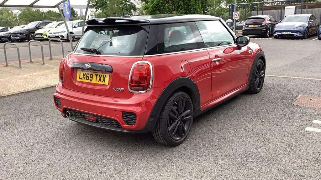 Mini Hatch 1.5 Cooper Sport II 2019 LK69TXX Red #2