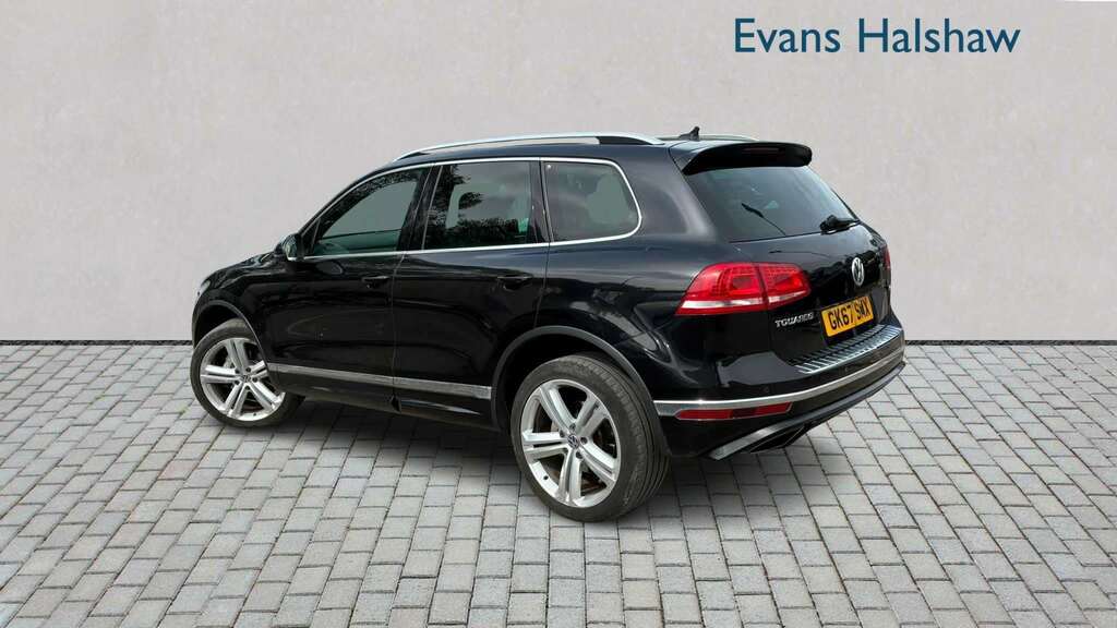 Volkswagen Touareg 3.0 V6 Tdi Bmt 262 R-line Plus Tip 2017 GK67SMX Black #2