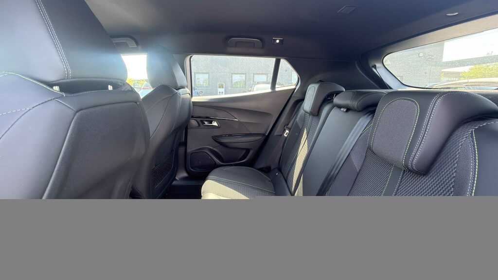 Peugeot 2008 1.2 Puretech 130 Gt Eat8 2024 KW24EPU White #5