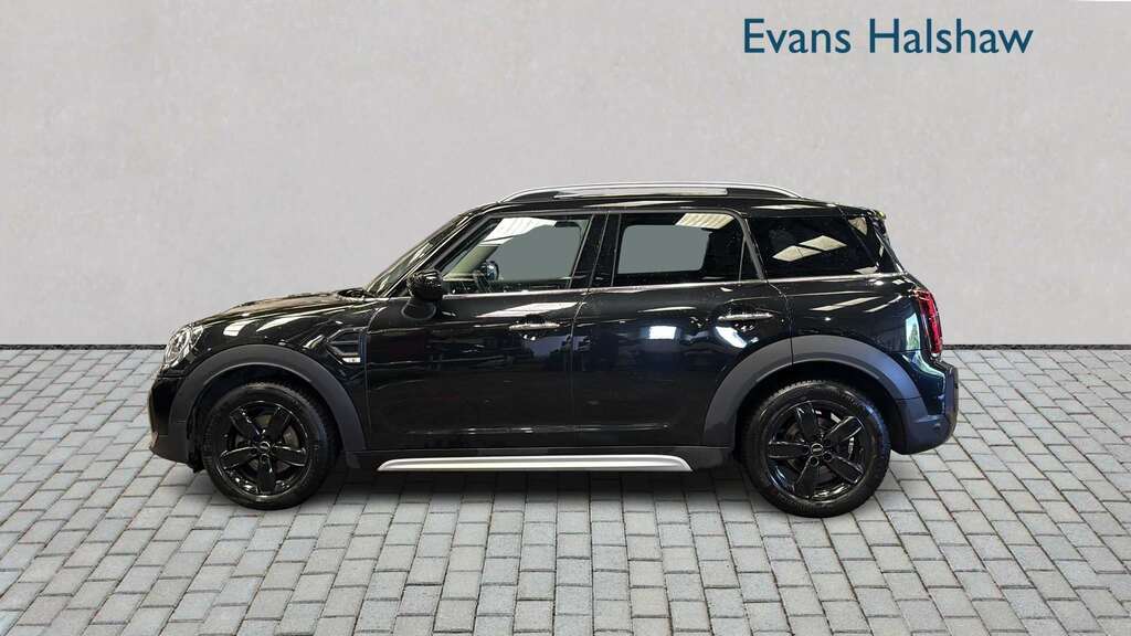 Mini Countryman 1.5 Cooper Classic 2023 YH23KDU Black #3
