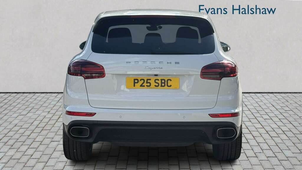 Porsche Cayenne Platinum Edition Tiptronic S 2017 P25SBC White #4