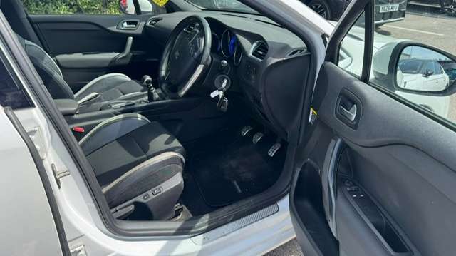 Citroen DS4 2.0 Hdi Dstyle 2013 White #6