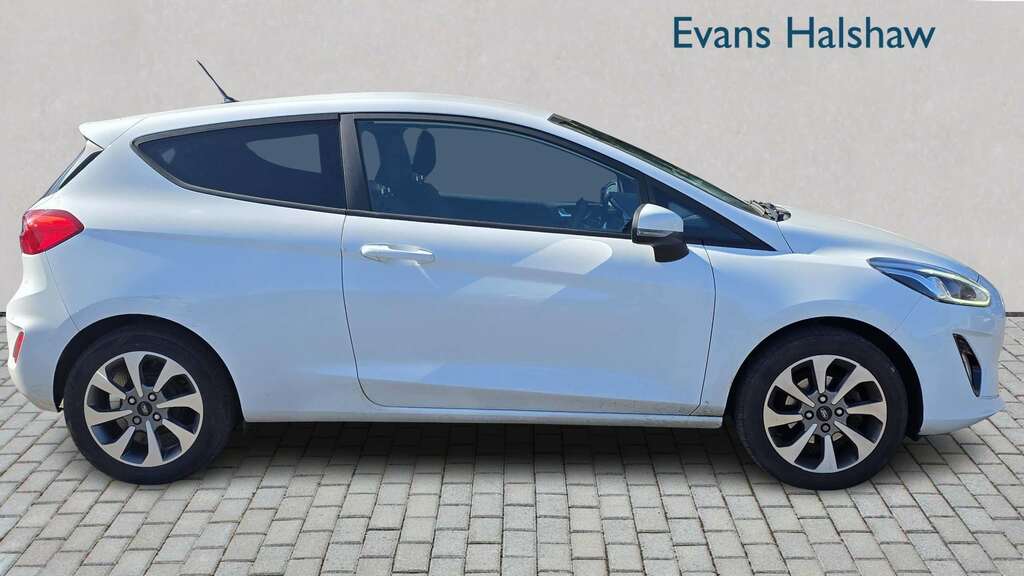 Ford Fiesta 1.1 Trend 2019 MA69HCH White #4