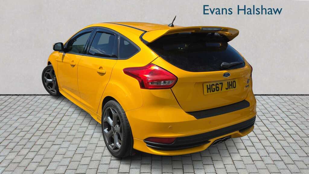 Ford Focus 2.0 Tdci 185 St-3 Navigation 2018 Yellow