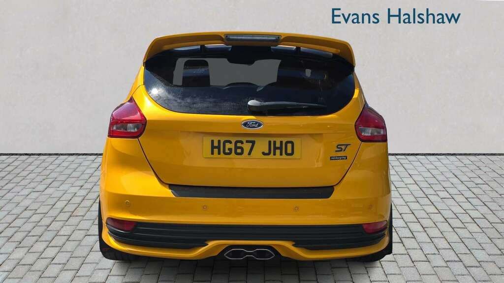 Ford Focus 2.0 Tdci 185 St-3 Navigation 2018 HG67JHO Yellow #2