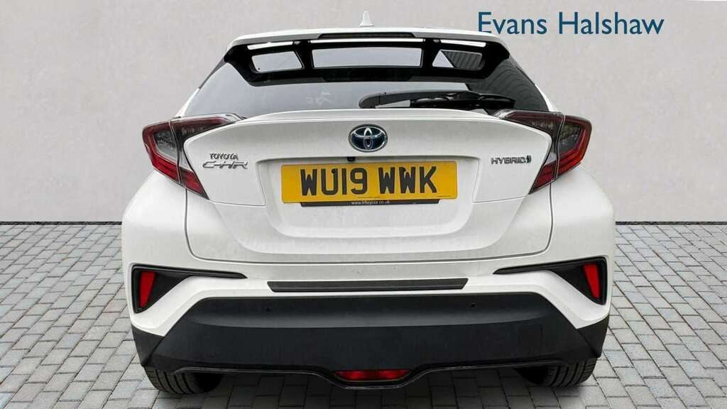 Toyota C-Hr 1.8 Hybrid Excel Cvt Leather 2019 WU19WWK White #4