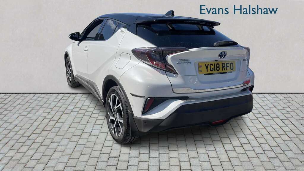 Toyota C-Hr 1.8 Hybrid Dynamic Cvt 2018 YG18RFO White #2