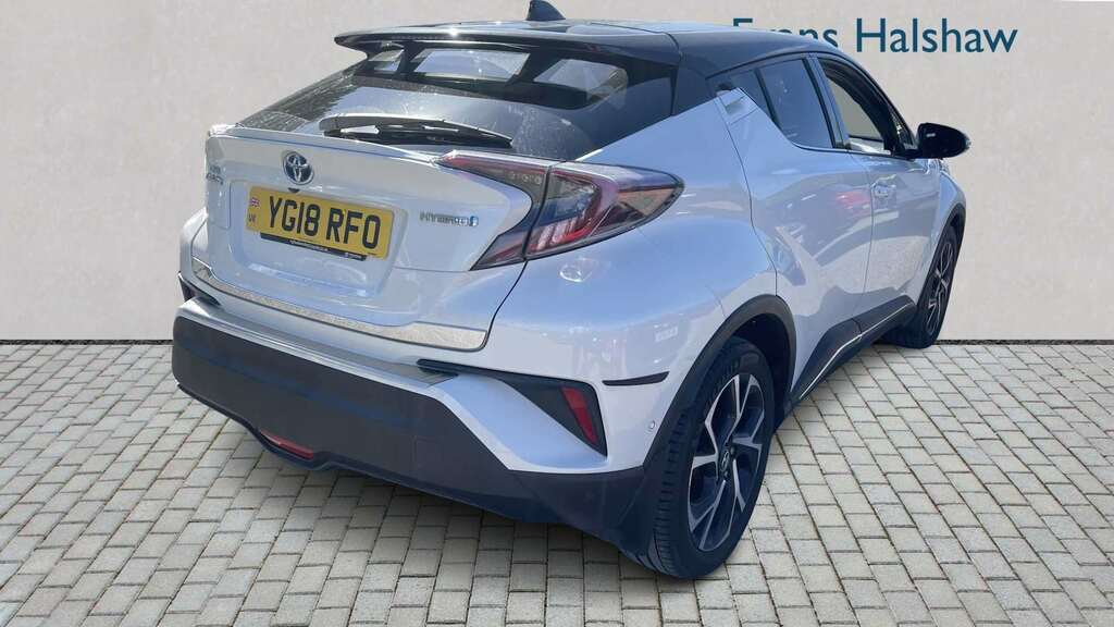 Toyota C-Hr 1.8 Hybrid Dynamic Cvt 2018 YG18RFO White #3