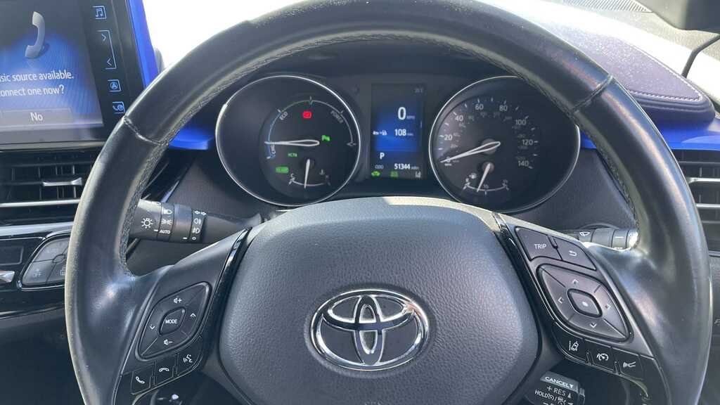 Toyota C-Hr 1.8 Hybrid Dynamic Cvt 2018 YG18RFO White #4