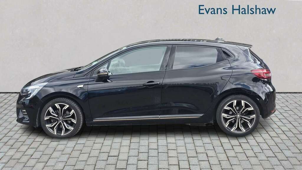 Renault Clio 1.6 E-tech Hybrid 140 Lutecia Se 2022 NU22ZZN Black #2