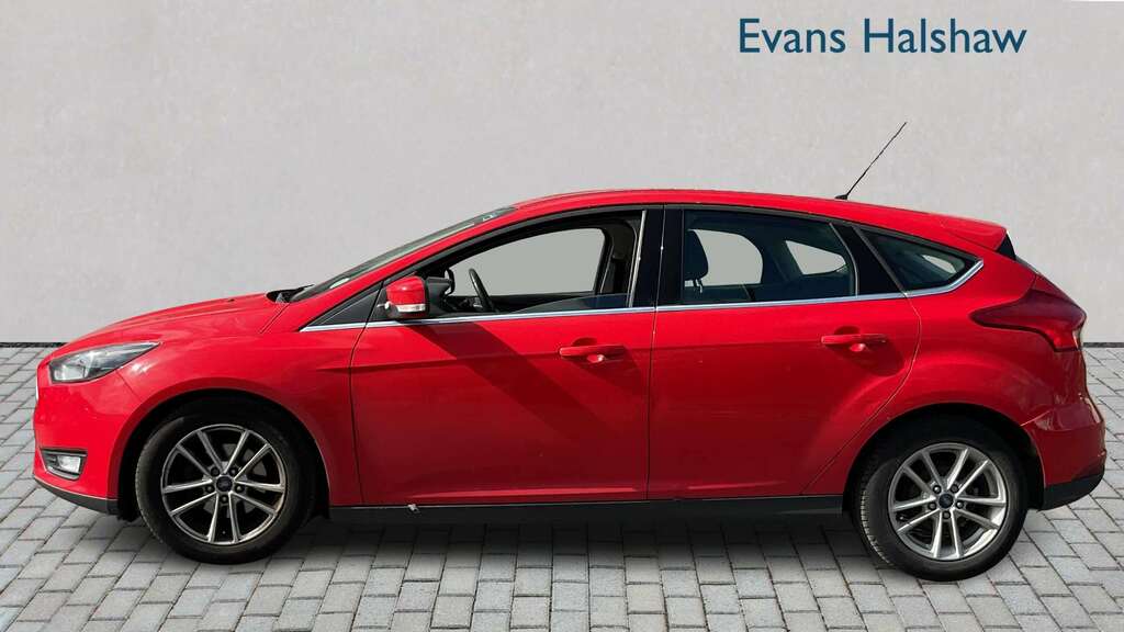 Ford Focus 1.0 Ecoboost 125 Zetec 2016 EA66ELU Red #3