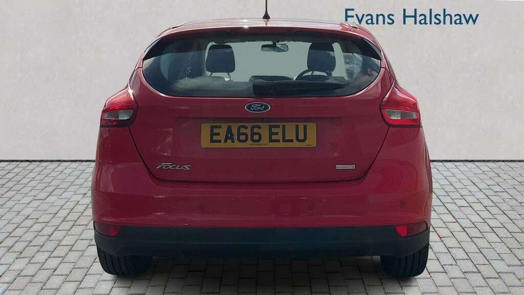 Ford Focus 1.0 Ecoboost 125 Zetec 2016 EA66ELU Red #5