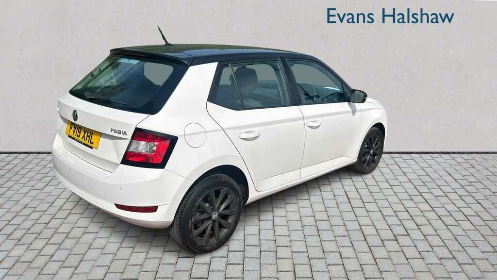 Skoda Fabia 1.0 Tsi Colour Edition 2019 FV19XHL White #6