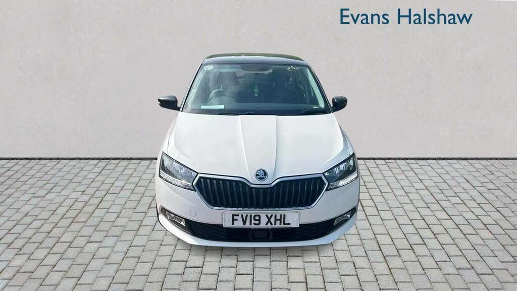 Skoda Fabia 1.0 Tsi Colour Edition 2019 FV19XHL White #2