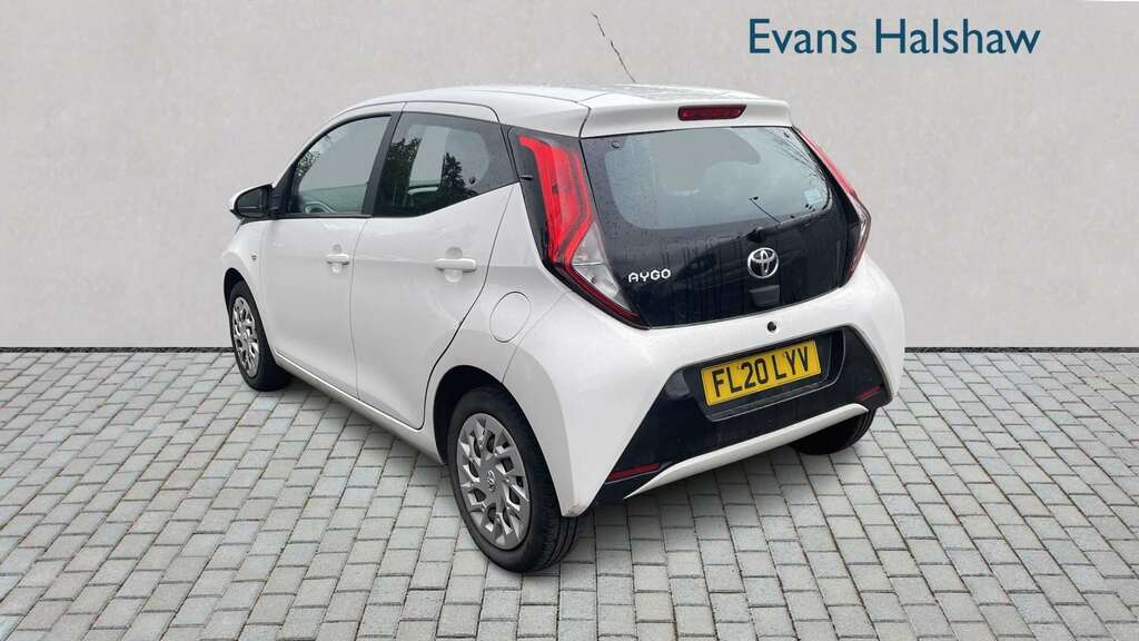 Toyota Aygo 1.0 Vvt-i X-play 2020 FL20LYV White #4