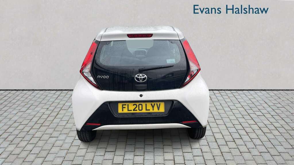 Toyota Aygo 1.0 Vvt-i X-play 2020 FL20LYV White #3