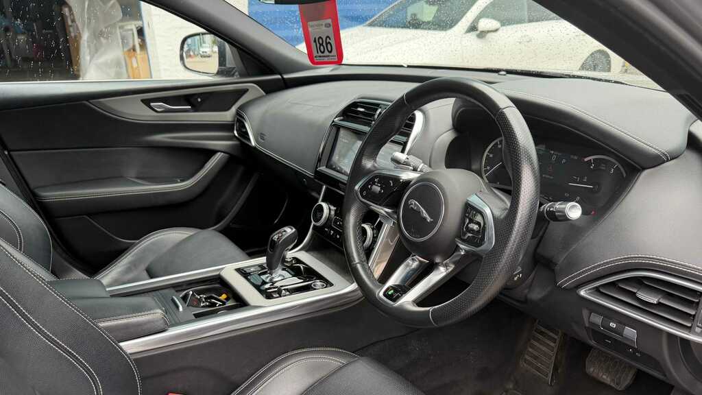 Jaguar XE 2.0D R-dynamic S 2019 MC19VRE Grey #4
