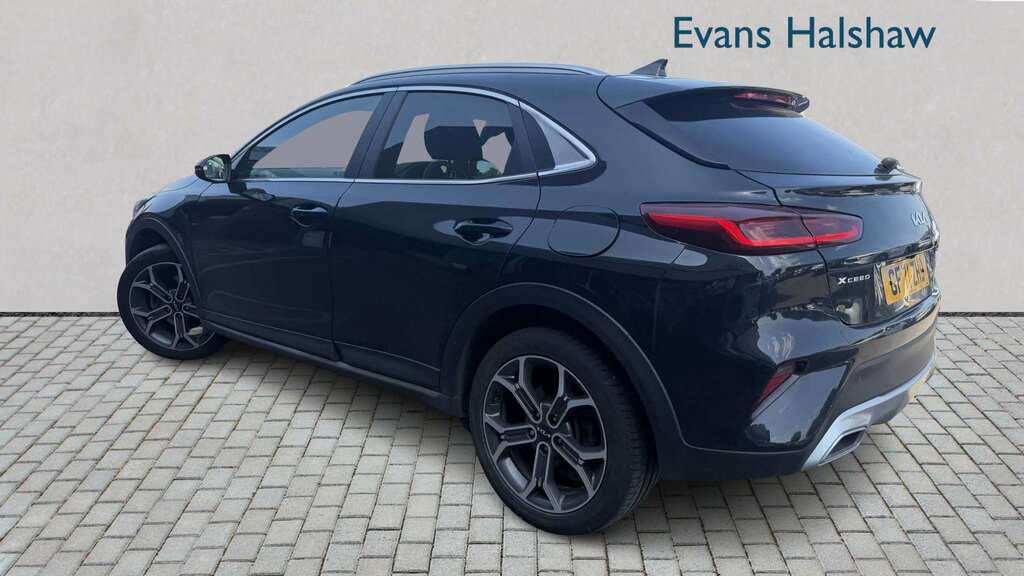 Kia Xceed 1.0T Gdi Isg Connect 2021 GF71ZHD Black #2