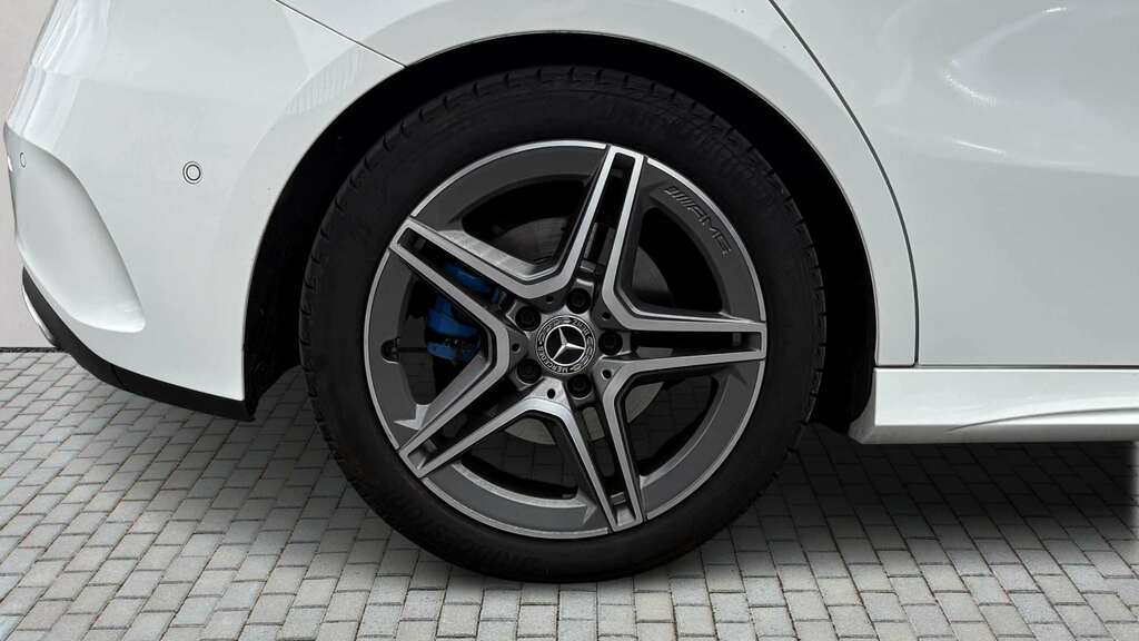 Mercedes-Benz A Class A200 Amg Line Premium 2018 LY60MEG White #4