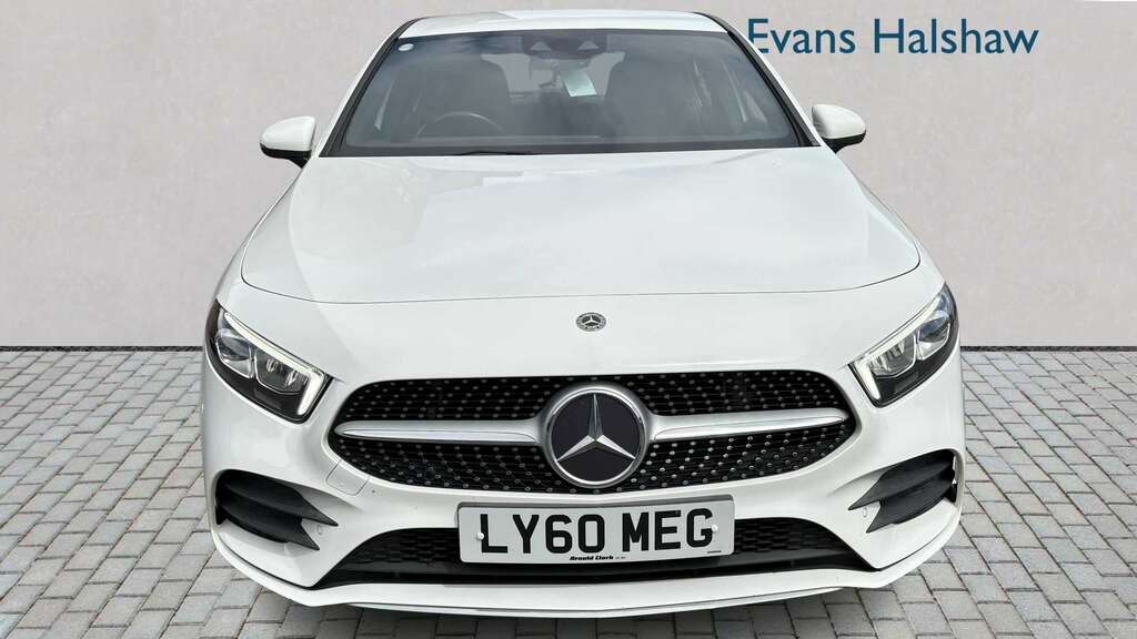 Mercedes-Benz A Class A200 Amg Line Premium 2018 LY60MEG White #3