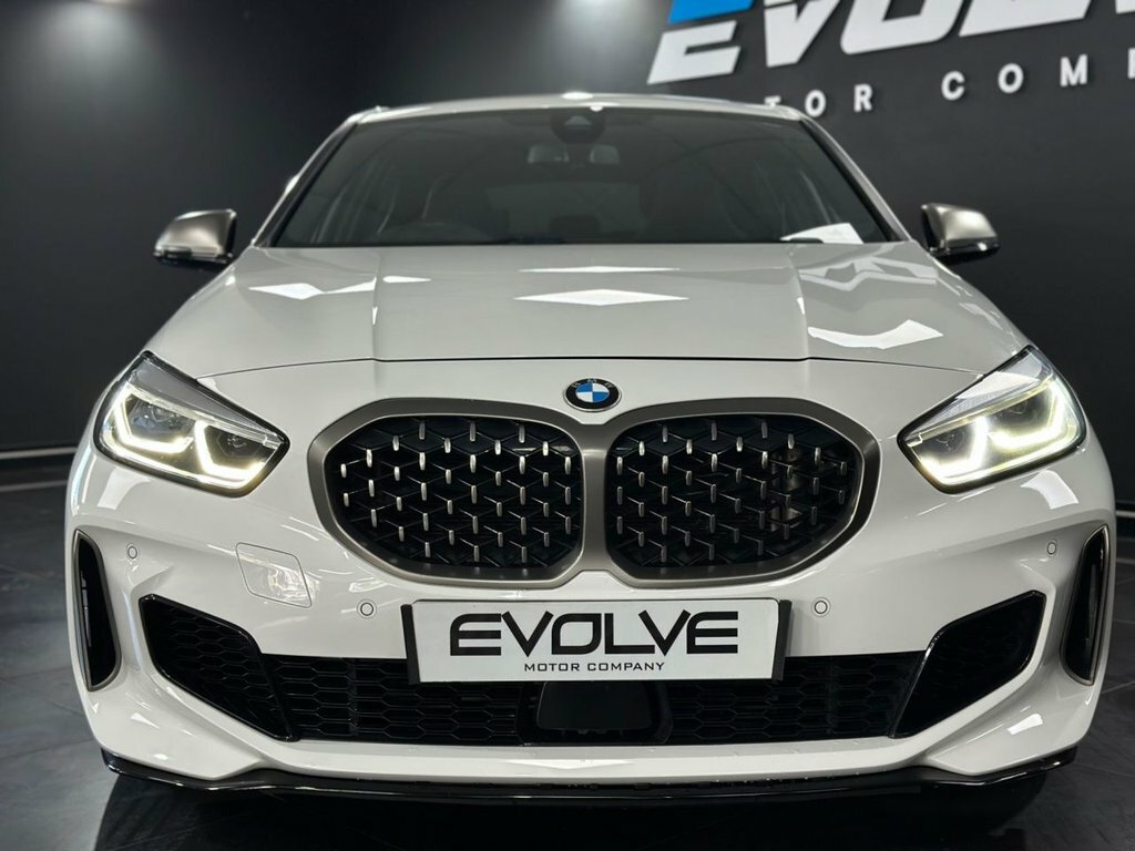 BMW 1 Series 2L Null YG70WSN White #4