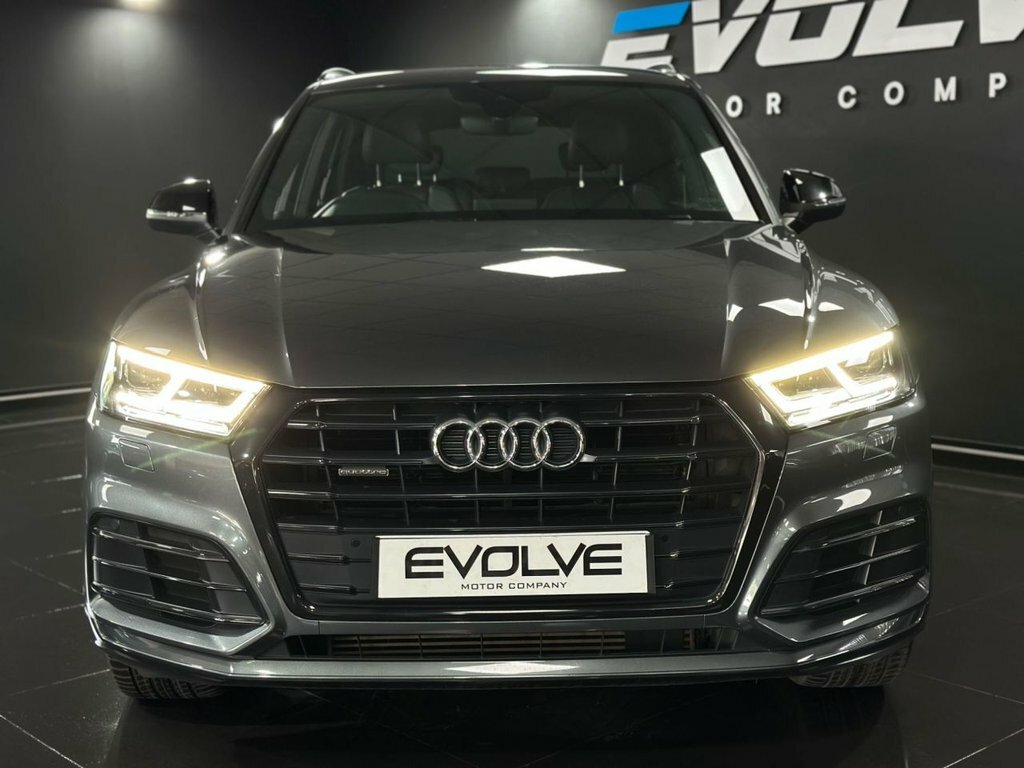 Audi Q5 2L Black Edition PE69XAO Grey #4