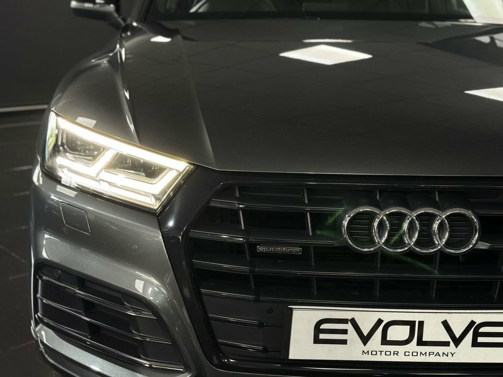 Audi Q5 2L Black Edition PE69XAO Grey #6