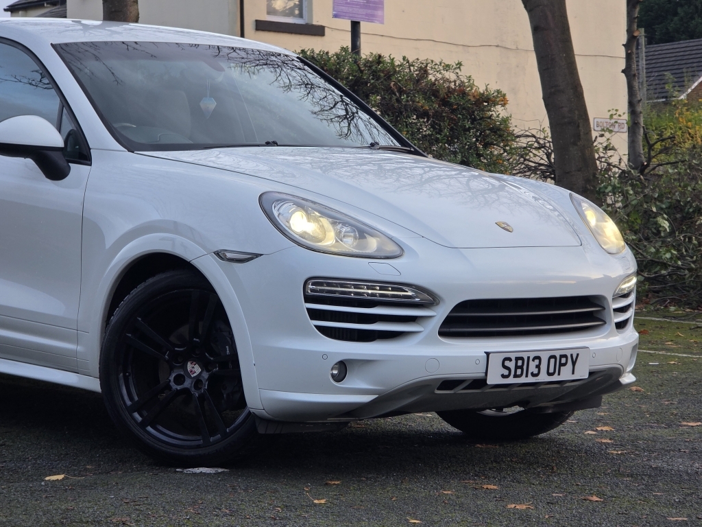 Porsche Cayenne 3.0 D V6 SB13OPY White #2